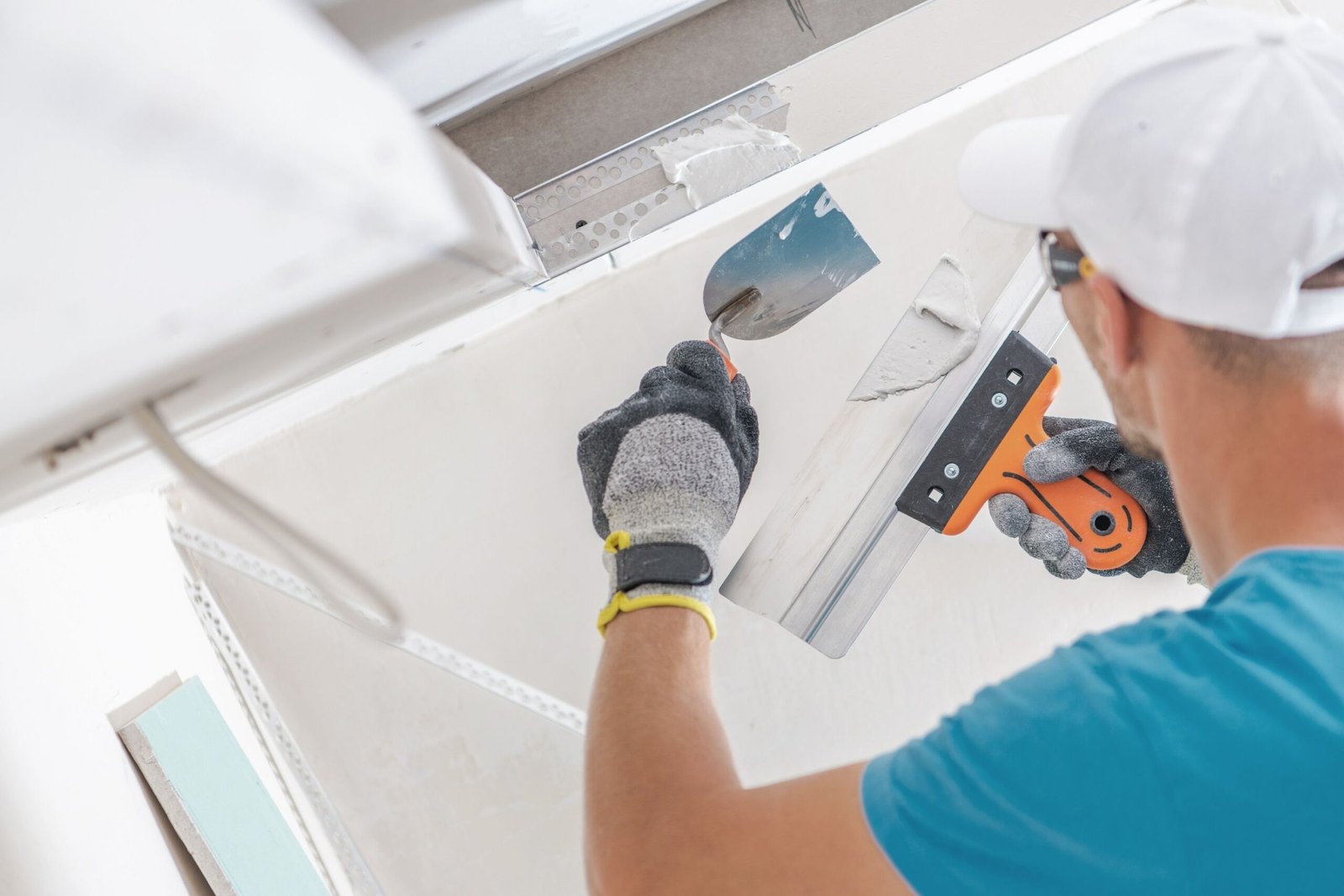 Fixing-Drywall-Patch-Marks-That-Show-Up-Through-Paint